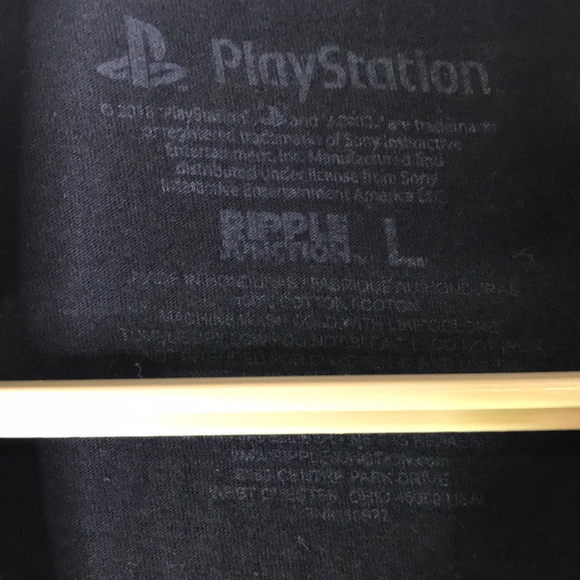 Playstation graphic button shirt - Picture 3 of 3